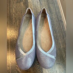 Vionic Caroll Ballet Flats - Pewter Metallic - Size 7.5